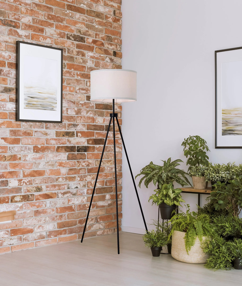 Black Metal Tripod Floor Lamp G790231
