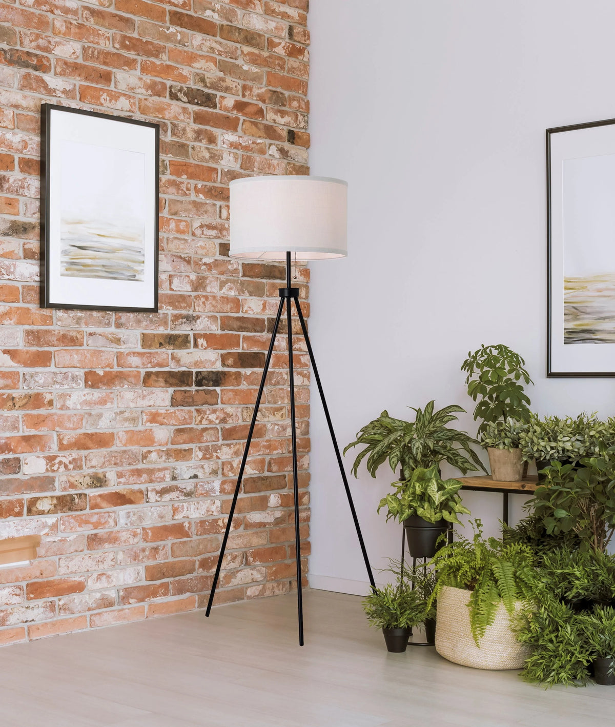 Black Metal Tripod Floor Lamp G790231