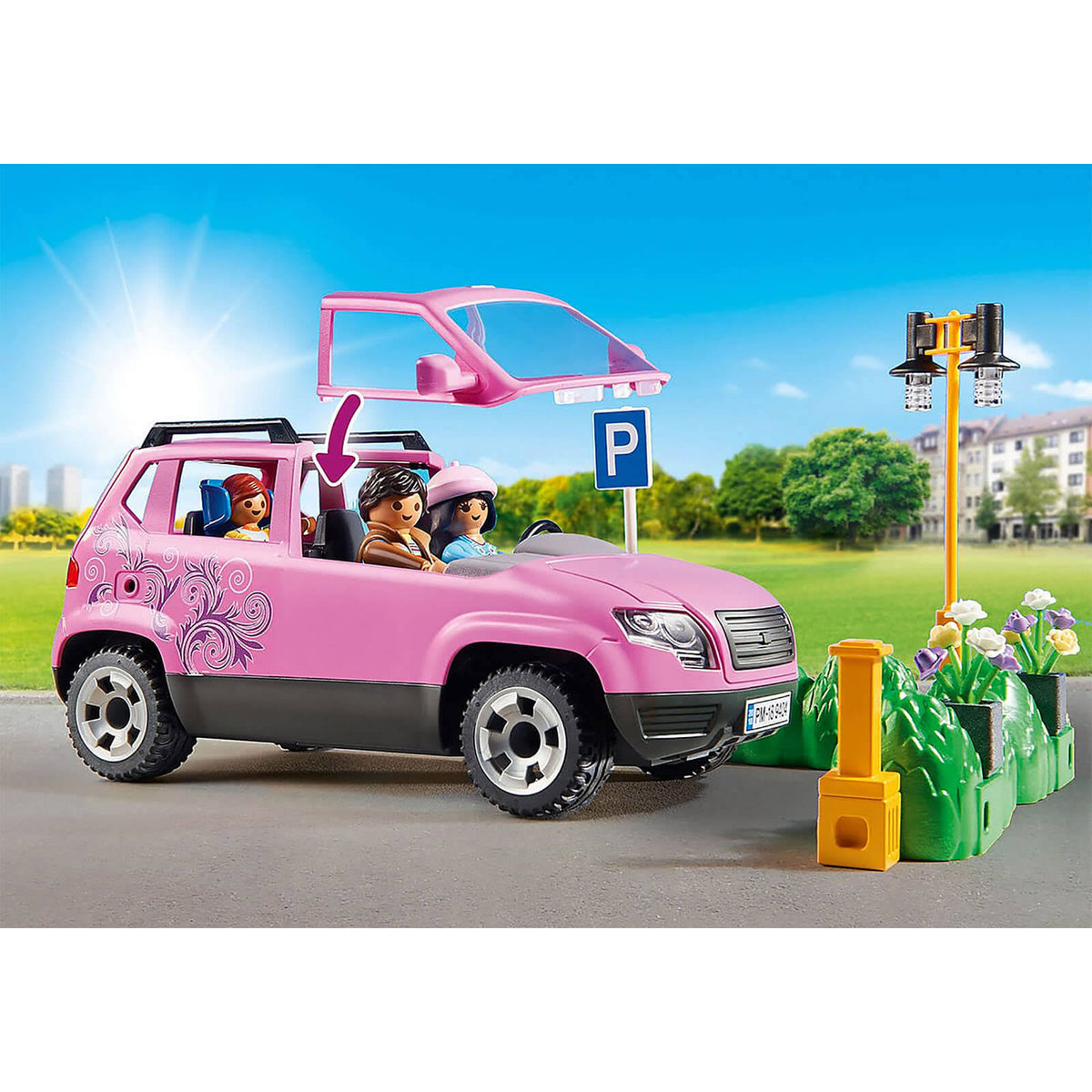 Family Car with Parking Space P433