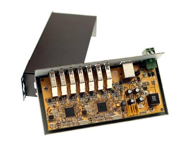 USB 3.0 7-Port Metal Case Hub A579