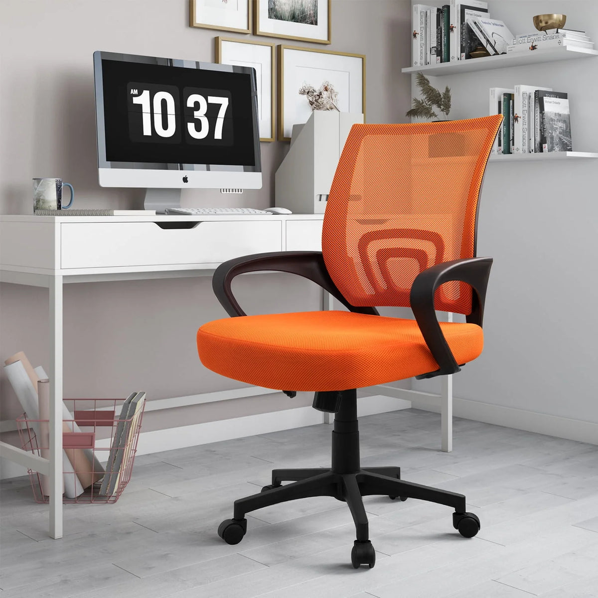 Black Swivel Manager's Chair with Lumbar Support Z88878
