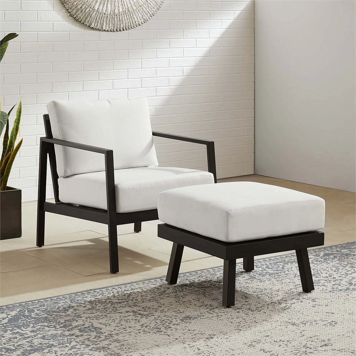 Lightweight Aluminum Outdoor Chair with White Cushions W58323