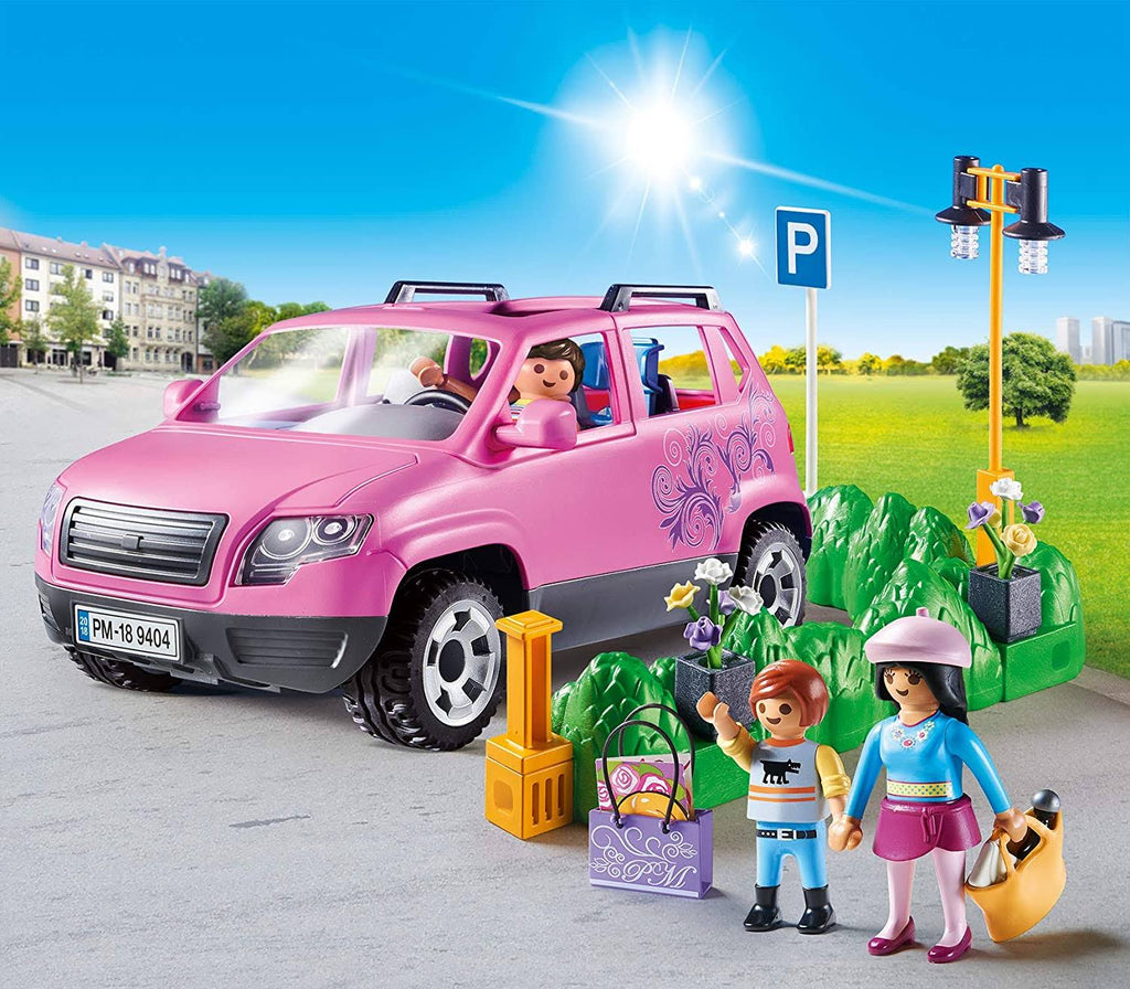 Family Car with Parking Space P433